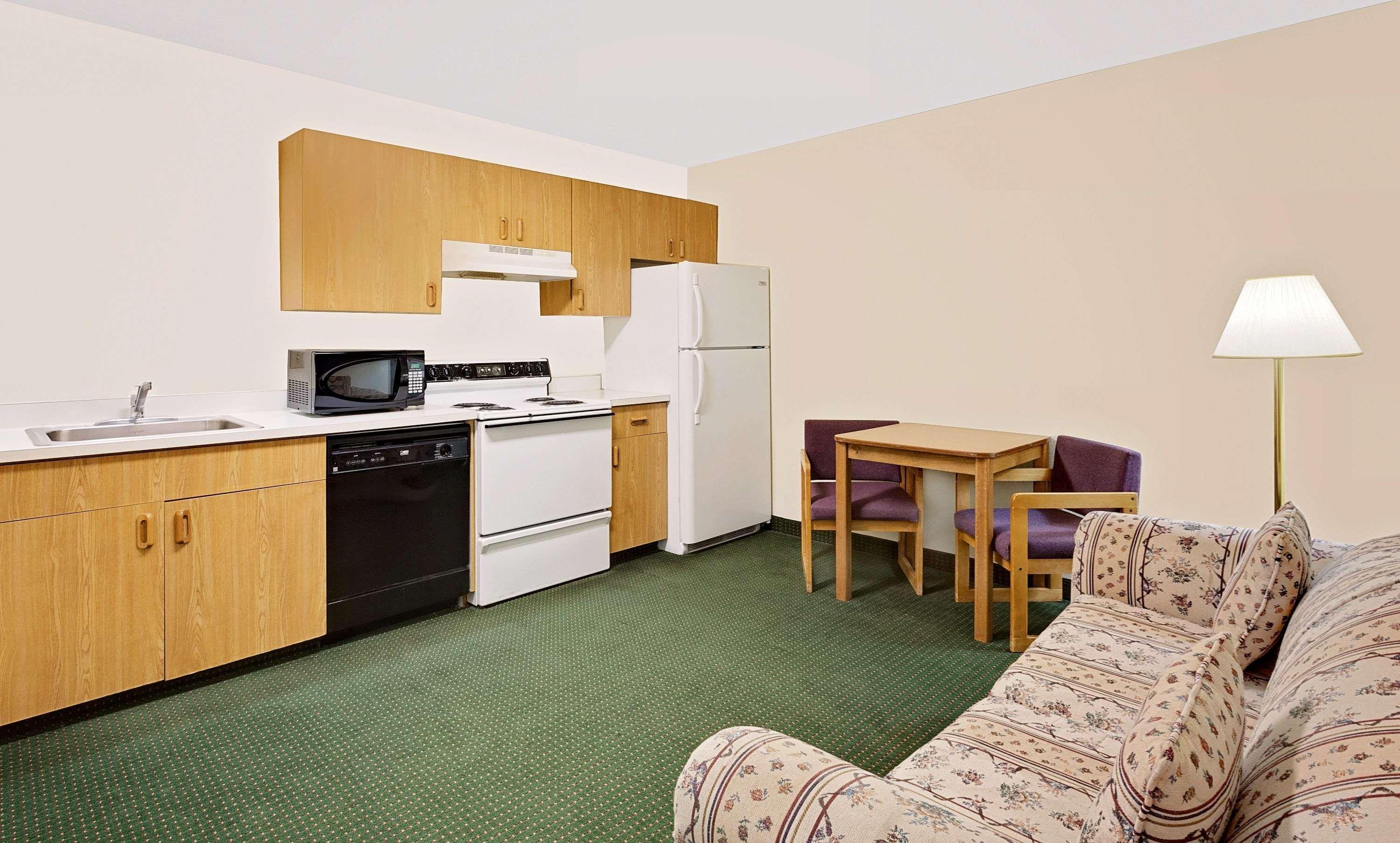Super 8 By Wyndham Battle Mountain Hotel Bagian luar foto