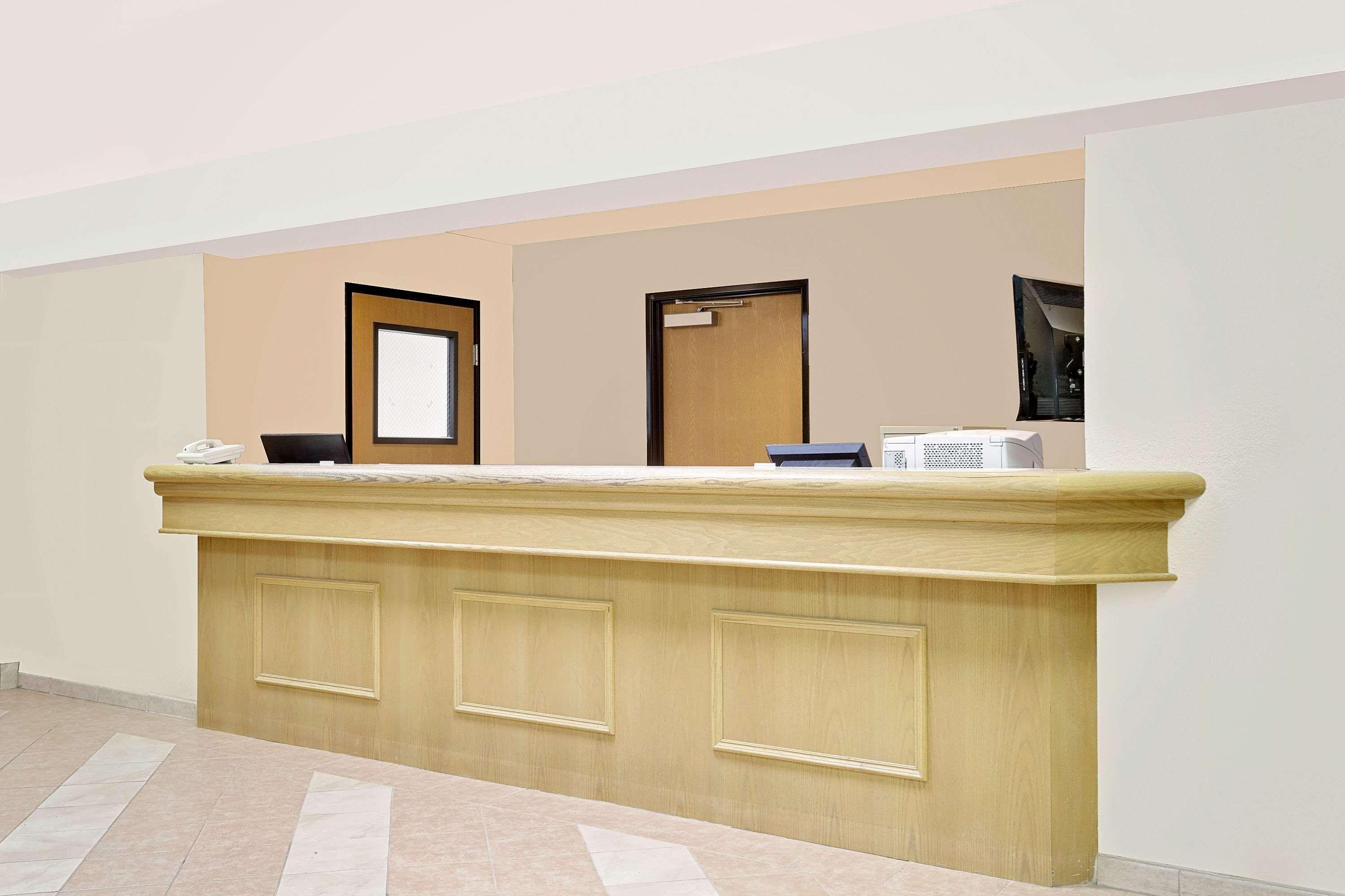 Super 8 By Wyndham Battle Mountain Hotel Bagian luar foto